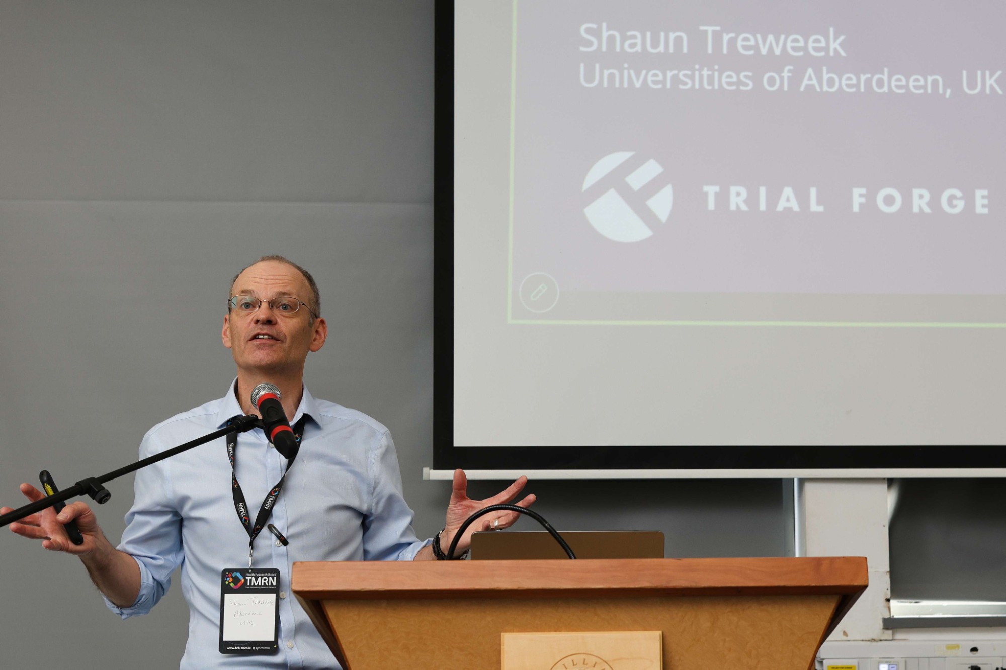 Prof Shaun Treweek presenting
